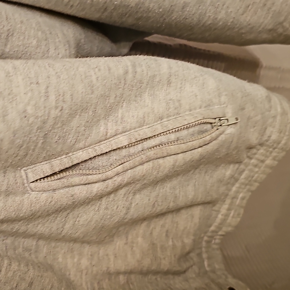 RARE. This sweat shirt was worn by the writing staff of Late Night Show. Large. - Picture 10 of 10